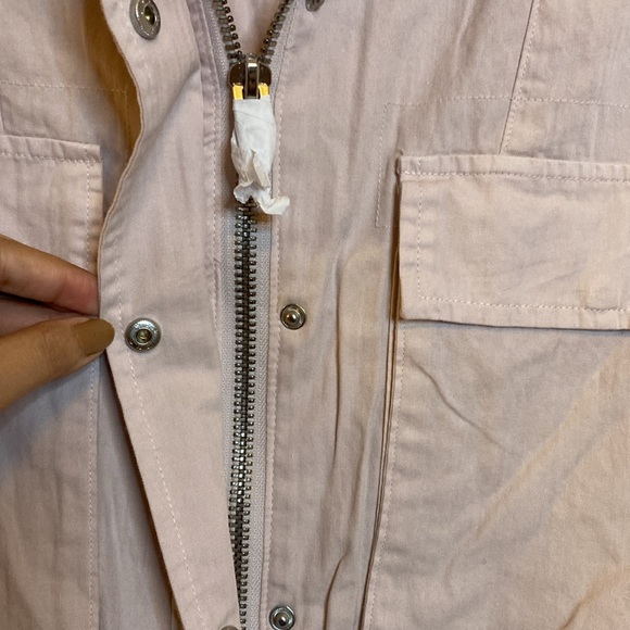 Blank NYC
Size Large
CHASIN YOU JACKET
Lilac high collar cargo jacket - Picture 6 of 14